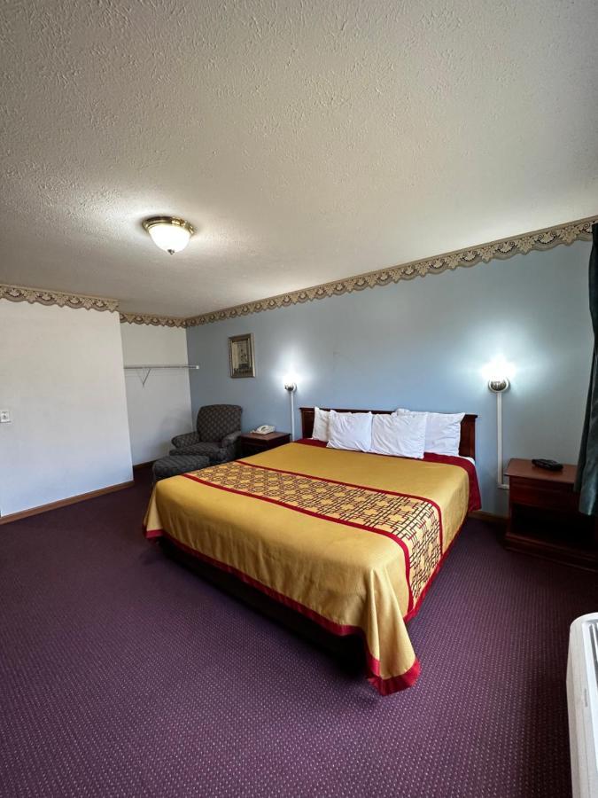 Attica Inn Экстерьер фото