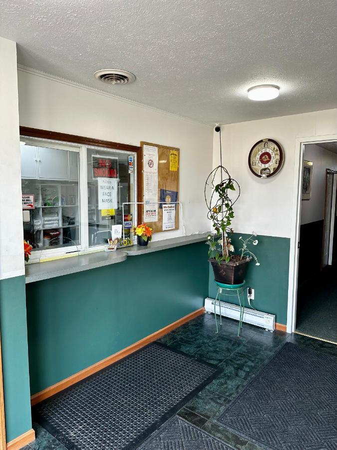 Attica Inn Экстерьер фото