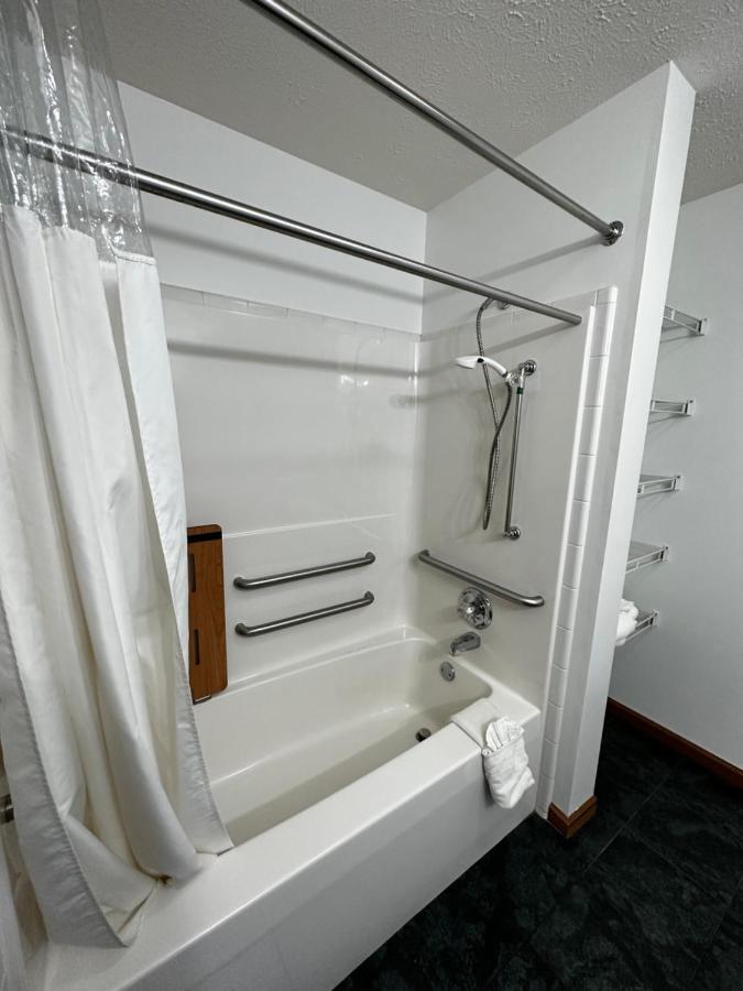 Attica Inn Экстерьер фото