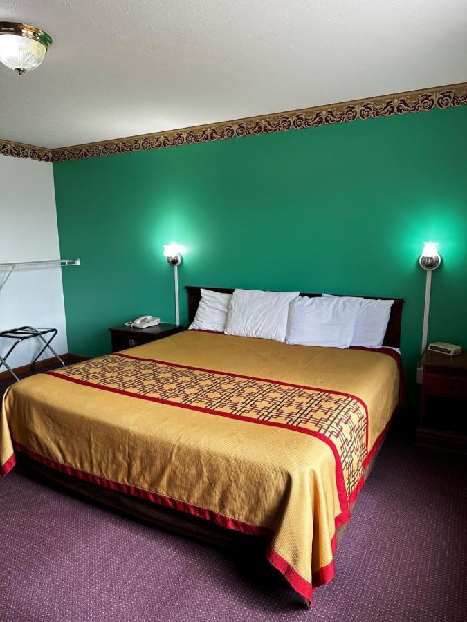 Attica Inn Экстерьер фото