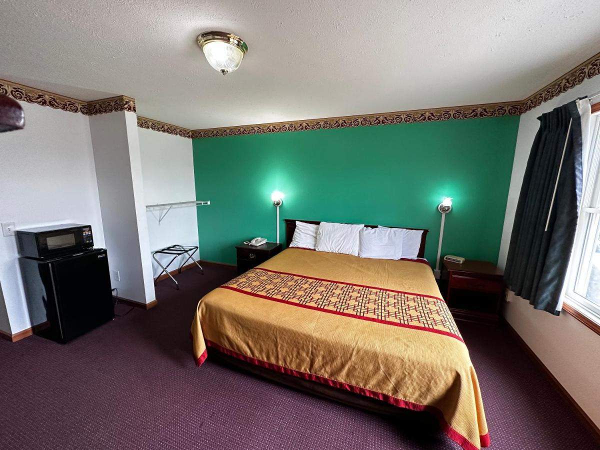 Attica Inn Экстерьер фото